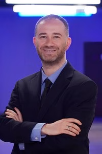 Dr. Levent Sümer